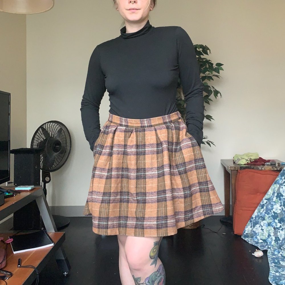 Plaid Brisk-Taker Wool Mini Skirt